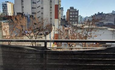 1AMB | FRENTE C/ BALCON | SUPER LUMINOSO | EXC ESTADO