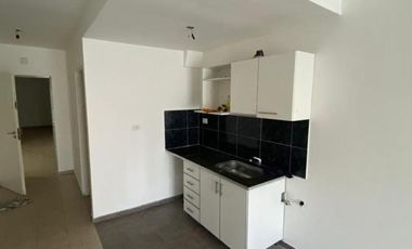 1AMB | FRENTE C/ BALCON | SUPER LUMINOSO | EXC ESTADO