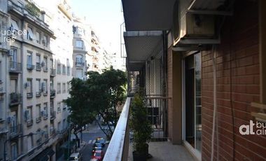 Recoleta. Departamento 4 ambientes con balcón. Alquiler temporario