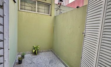 DEPARTAMENTO MONO AMBIENTE DIVISIBLE CON PATIO PROPIO, COCINA Y BAÑO EN RESIDENCIAL