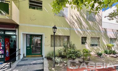 DEPARTAMENTO MONO AMBIENTE DIVISIBLE CON PATIO PROPIO, COCINA Y BAÑO EN RESIDENCIAL
