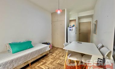 DEPARTAMENTO MONO AMBIENTE DIVISIBLE CON PATIO PROPIO, COCINA Y BAÑO EN RESIDENCIAL
