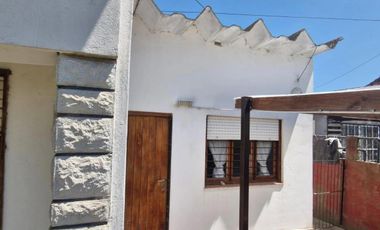 Casa en venta - 2 Dormitorios 1 Baño - Cochera - 213Mts2 - Mar del Plata