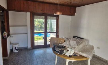 Casa en venta - 2 Dormitorios 1 Baño - Cochera - 213Mts2 - Mar del Plata
