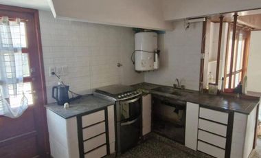 Casa en venta - 2 Dormitorios 1 Baño - Cochera - 213Mts2 - Mar del Plata