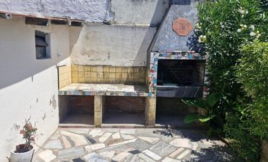 Casa en venta - 2 Dormitorios 1 Baño - Cochera - 213Mts2 - Mar del Plata