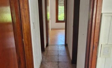 Casa en venta - 2 Dormitorios 1 Baño - Cochera - 213Mts2 - Mar del Plata