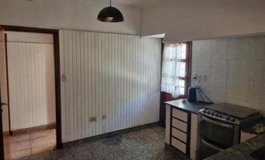 Casa en venta - 2 Dormitorios 1 Baño - Cochera - 213Mts2 - Mar del Plata