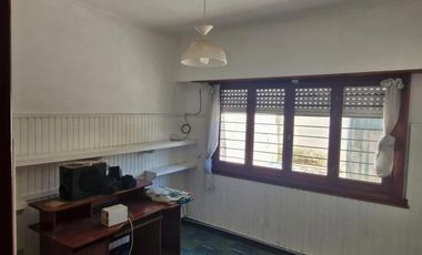 Casa en venta - 2 Dormitorios 1 Baño - Cochera - 213Mts2 - Mar del Plata