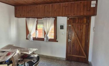 Casa en venta - 2 Dormitorios 1 Baño - Cochera - 213Mts2 - Mar del Plata