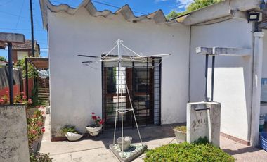 Casa en venta - 2 Dormitorios 1 Baño - Cochera - 213Mts2 - Mar del Plata