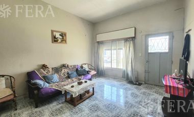 Venta PH 2 ambientes con patio en Morón