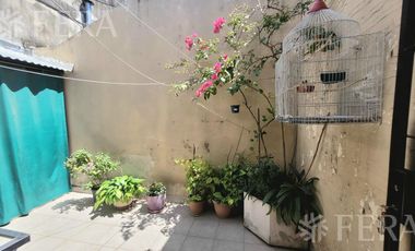 Venta PH 2 ambientes con patio en Morón