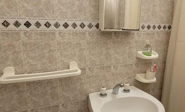 Venta PH 2 ambientes con patio en Morón