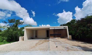 Casa en venta una planta Mérida Yucatán, Privada Provincia