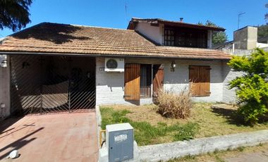 APTO CREDITO! CASA EN VENTA -JOSE C.PAZ- 5 AMBIENTES-PARRILLA-PARQUE Y PILETA-OPORTUNIDAD! RETASADA!