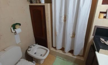 APTO CREDITO! CASA EN VENTA -JOSE C.PAZ- 5 AMBIENTES-PARRILLA-PARQUE Y PILETA-OPORTUNIDAD! RETASADA!