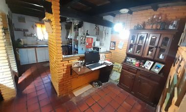 APTO CREDITO! CASA EN VENTA -JOSE C.PAZ- 5 AMBIENTES-PARRILLA-PARQUE Y PILETA-OPORTUNIDAD! RETASADA!
