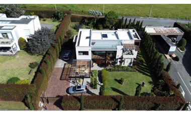 Venta de Casa en Envigado Alto de las Palmas
