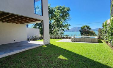 CASA CON EXCELENTE VISTA AL LAGO Y A LA PEÑA DE VALLE DE BRAVO
