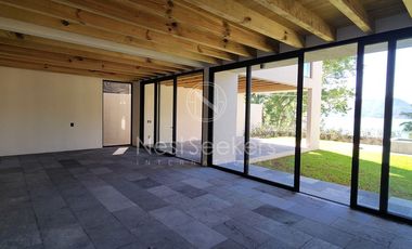 CASA CON EXCELENTE VISTA AL LAGO Y A LA PEÑA DE VALLE DE BRAVO