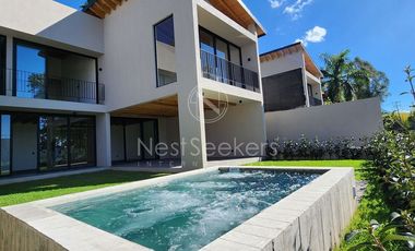 CASA CON EXCELENTE VISTA AL LAGO Y A LA PEÑA DE VALLE DE BRAVO
