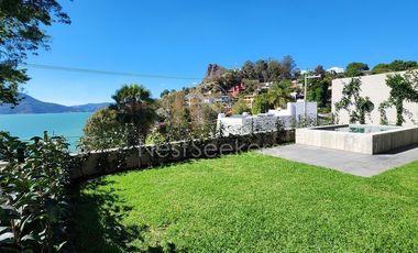 CASA CON EXCELENTE VISTA AL LAGO Y A LA PEÑA DE VALLE DE BRAVO