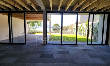 CASA CON EXCELENTE VISTA AL LAGO Y A LA PEÑA DE VALLE DE BRAVO