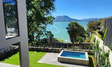 CASA CON EXCELENTE VISTA AL LAGO Y A LA PEÑA DE VALLE DE BRAVO