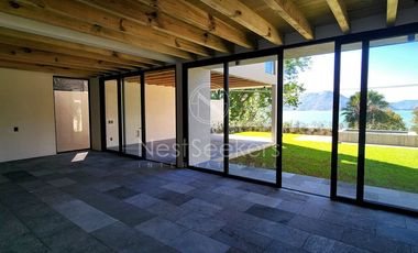 CASA CON EXCELENTE VISTA AL LAGO Y A LA PEÑA DE VALLE DE BRAVO
