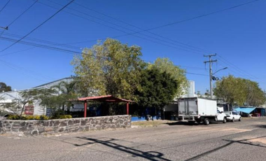 Terreno y Nave Industrial con oficinas en San Juan del Rio