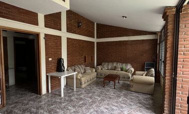 CASA CON ALBERCA EN PRIVADA ZONA ORIENTE