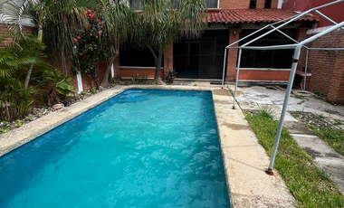 CASA CON ALBERCA EN PRIVADA ZONA ORIENTE