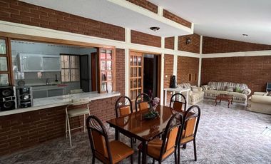 CASA CON ALBERCA EN PRIVADA ZONA ORIENTE
