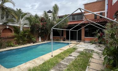 CASA CON ALBERCA EN PRIVADA ZONA ORIENTE