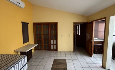 CASA CON ALBERCA EN PRIVADA ZONA ORIENTE