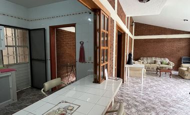 CASA CON ALBERCA EN PRIVADA ZONA ORIENTE