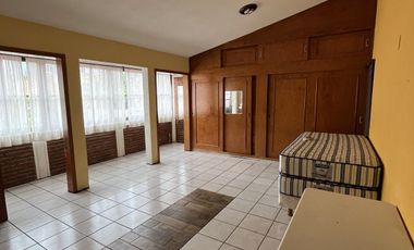 CASA CON ALBERCA EN PRIVADA ZONA ORIENTE