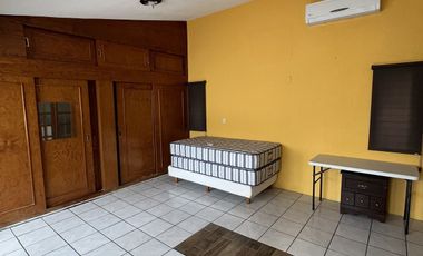 CASA CON ALBERCA EN PRIVADA ZONA ORIENTE