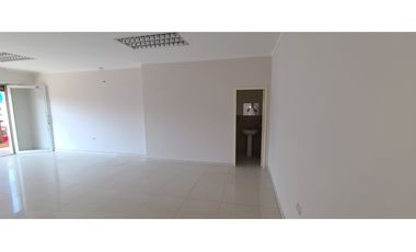 Renta de locales comerciales en la av. Flavio Reyes Manta.