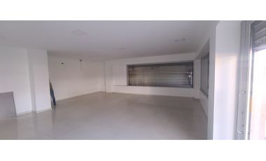 Renta de locales comerciales en la av. Flavio Reyes Manta.
