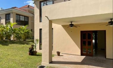 Alquiler de Casa en Senderos de Cruces con Línea B., Clayton, Cod-J101