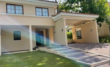 Alquiler de Casa en Senderos de Cruces con Línea B., Clayton, Cod-J101