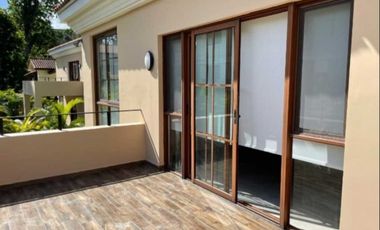 Alquiler de Casa en Senderos de Cruces con Línea B., Clayton, Cod-J101
