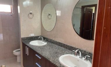 Alquiler de Casa en Senderos de Cruces con Línea B., Clayton, Cod-J101