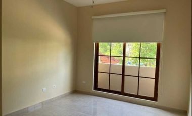 Alquiler de Casa en Senderos de Cruces con Línea B., Clayton, Cod-J101