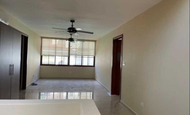 Alquiler de Casa en Senderos de Cruces con Línea B., Clayton, Cod-J101