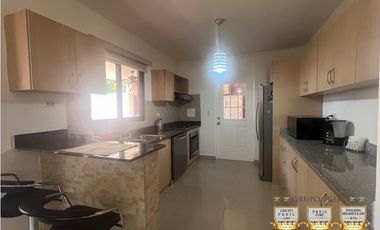 Alquiler de Casa amoblada Modelo Toledo en Versalles