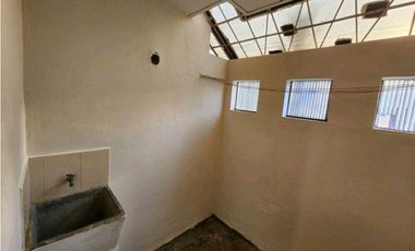 ALQUILO HERMOSA Y AMPLIA CASA EN LAS ACACIAS CANTABRIA CERCA DEL METRO