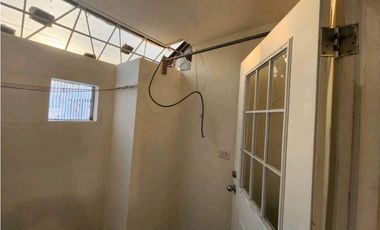 ALQUILO HERMOSA Y AMPLIA CASA EN LAS ACACIAS CANTABRIA CERCA DEL METRO